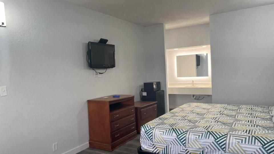 motel 6 view 5