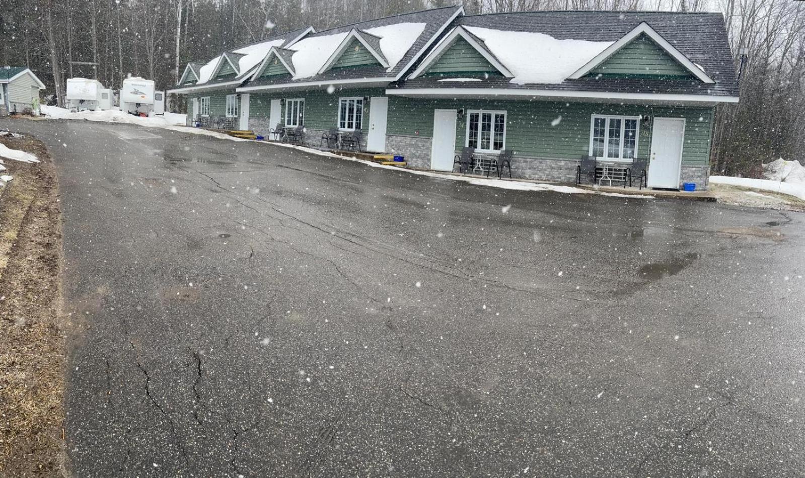 The Ash Grove Inn
