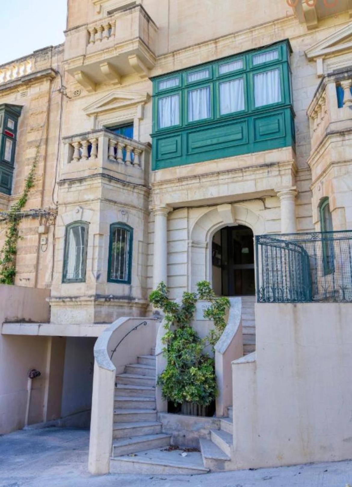 Spacious Side Seaview Sliema Apartment view 3