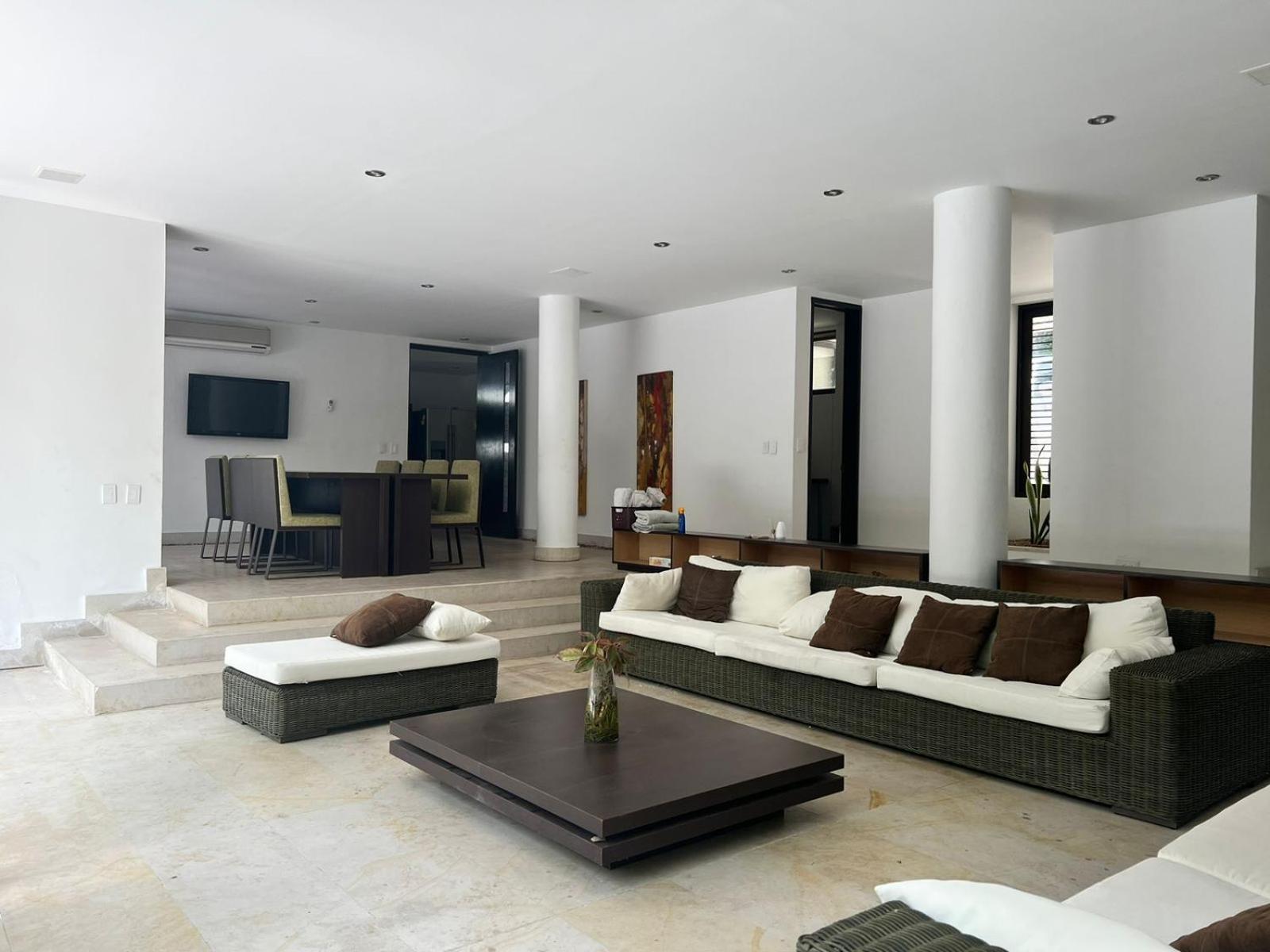 Casa con piscina en condominio Campestre el Peñon