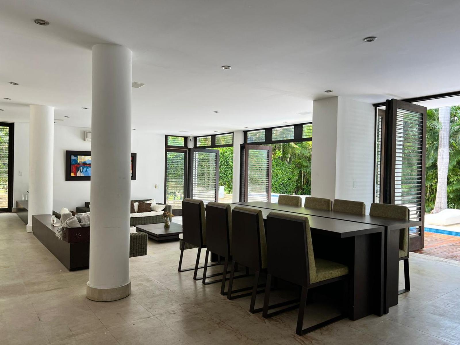Casa con piscina en condominio Campestre el Peñon