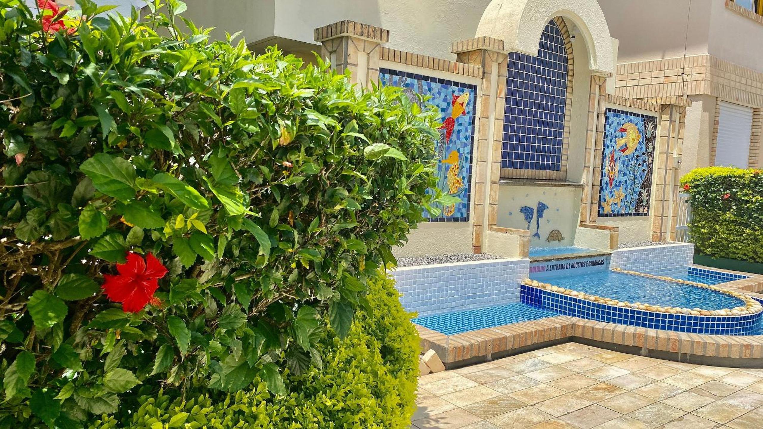 Férias e lazer c/piscina e quadra perto da praia