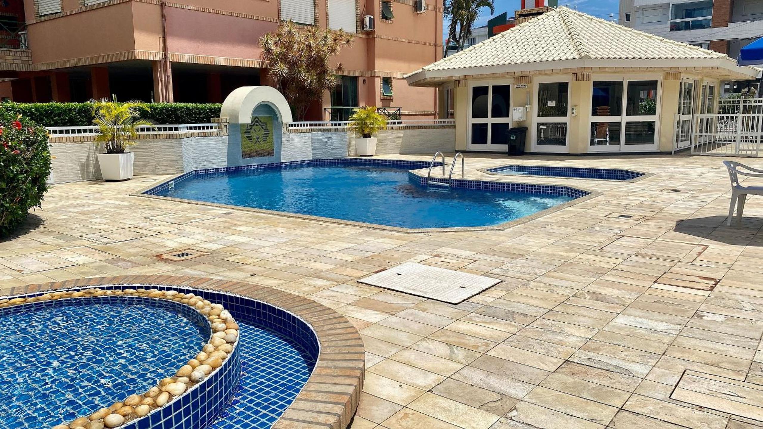 Férias e lazer c/piscina e quadra perto da praia