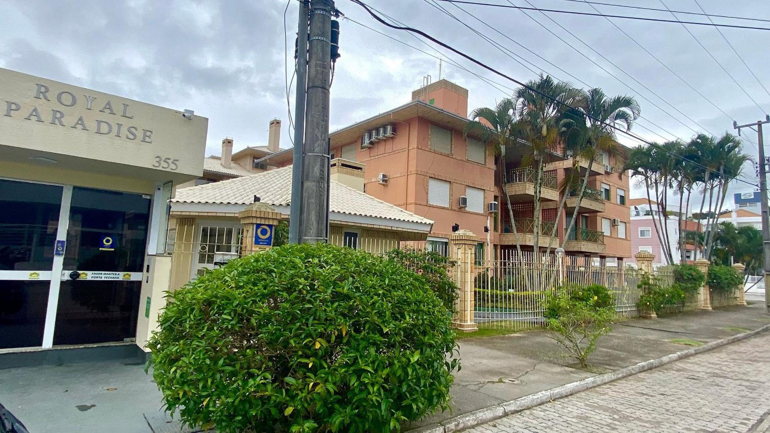 Férias e lazer c/piscina e quadra perto da praia