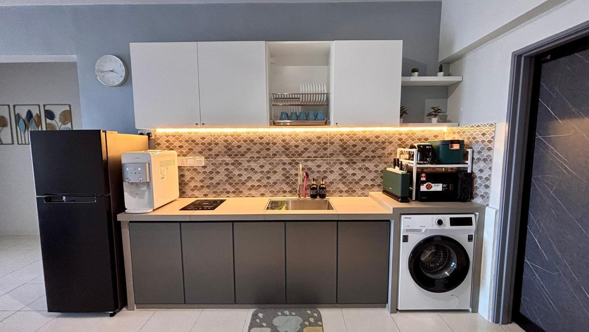Spacious HOUSE 4R 8pax WiFi-S Pic-Airport photo 6