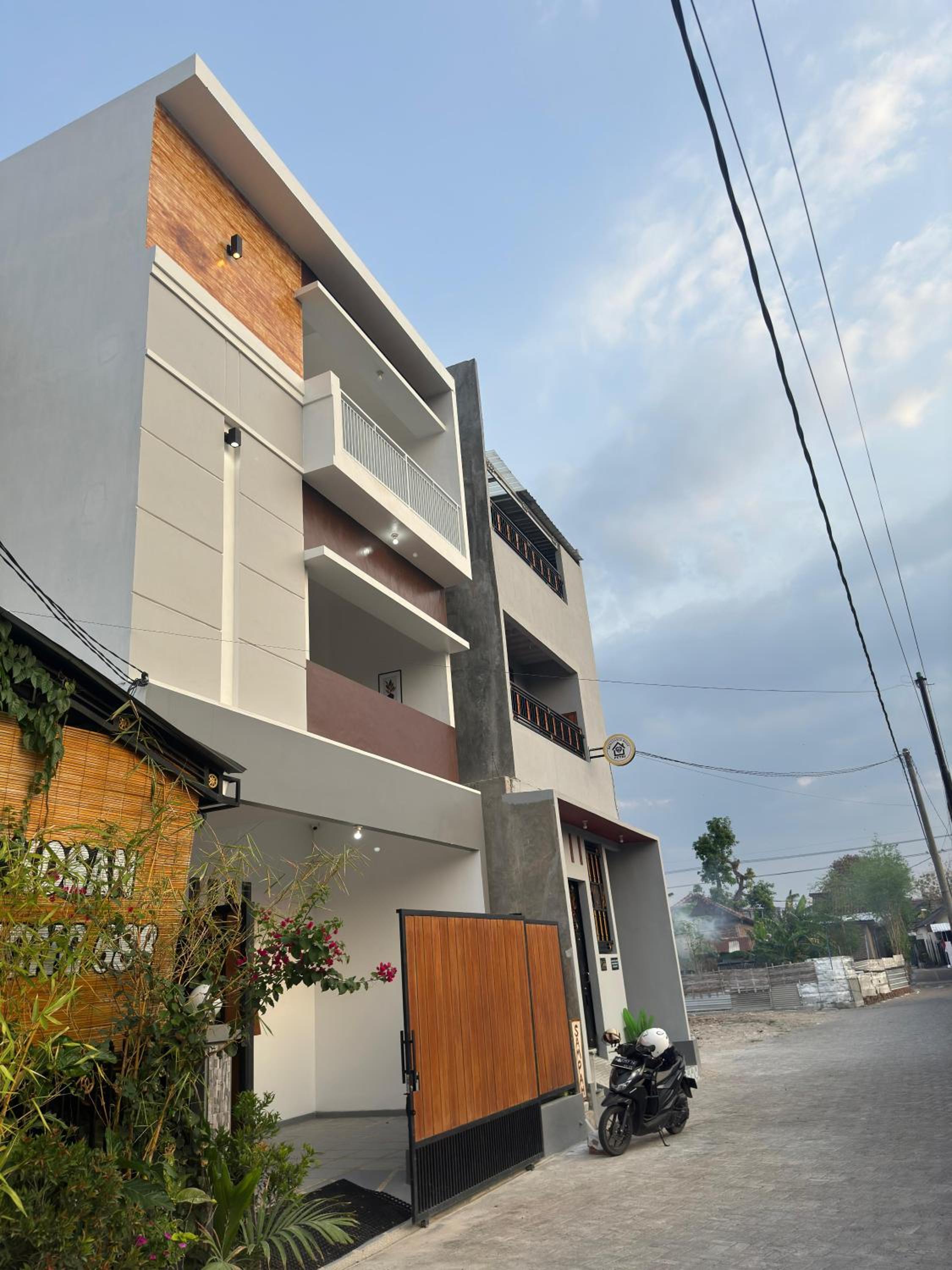 Photo 9