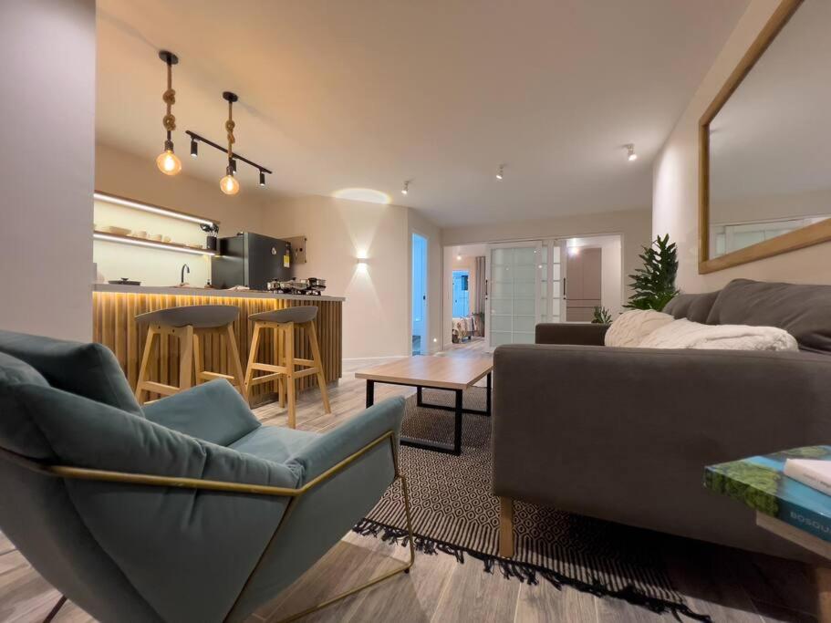 Cozy Apartment in Vibrant and Trendy Manila