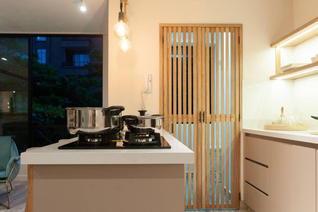 Cozy Apartment in Vibrant and Trendy Manila