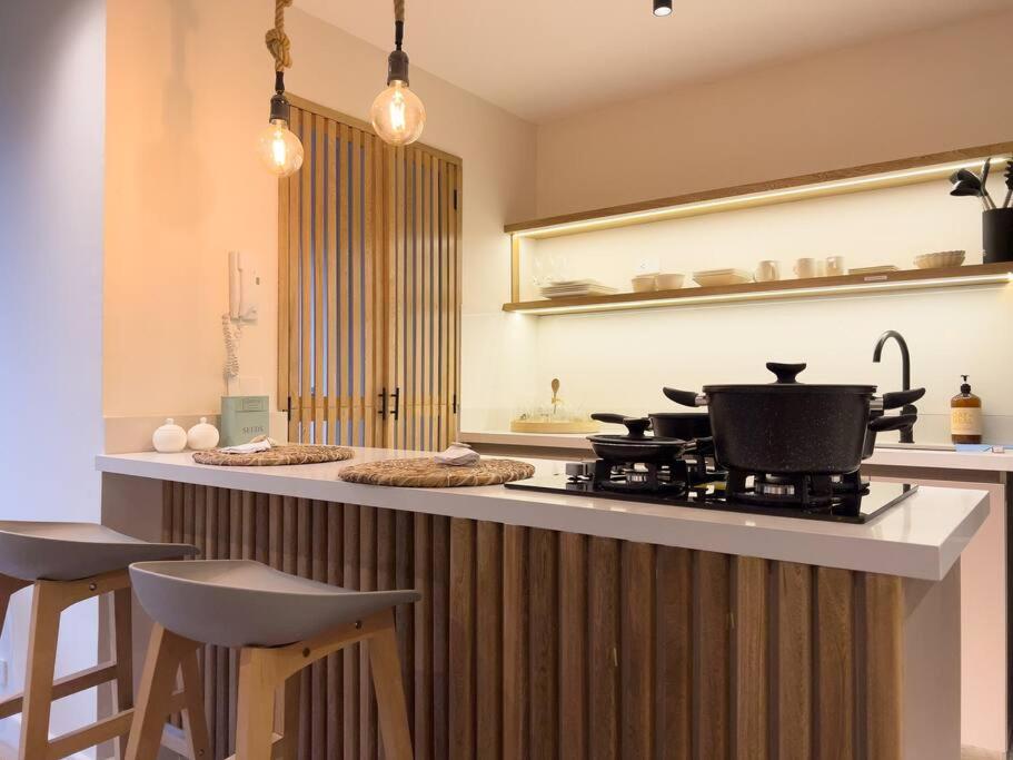 Cozy Apartment in Vibrant and Trendy Manila
