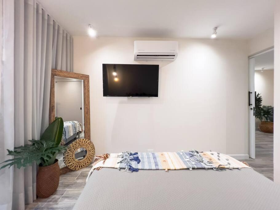 Cozy Apartment in Vibrant and Trendy Manila
