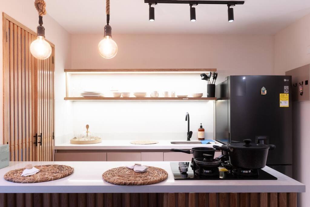Cozy Apartment in Vibrant and Trendy Manila