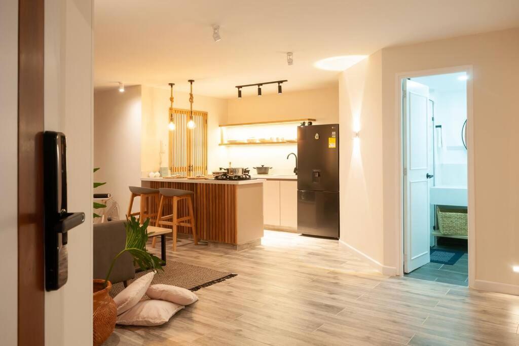 Cozy Apartment in Vibrant and Trendy Manila