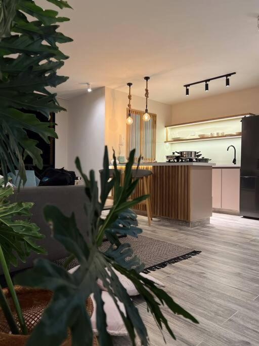 Cozy Apartment in Vibrant and Trendy Manila