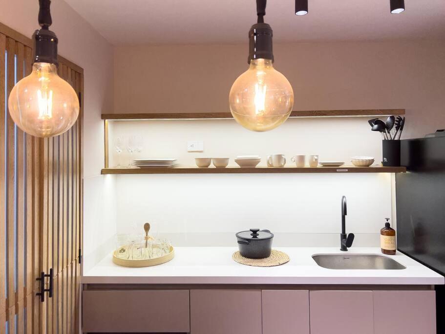 Cozy Apartment in Vibrant and Trendy Manila