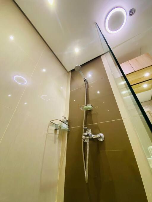Twin Lakes Vineyard Residences Tagaytay Shiraz Building view 4
