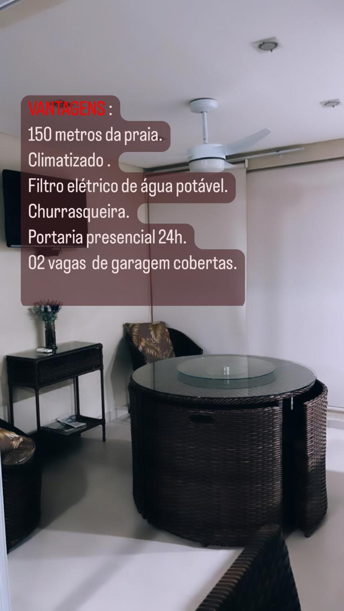 Apartamento 311, amplo com sacada e churrasqueira em Guaruja