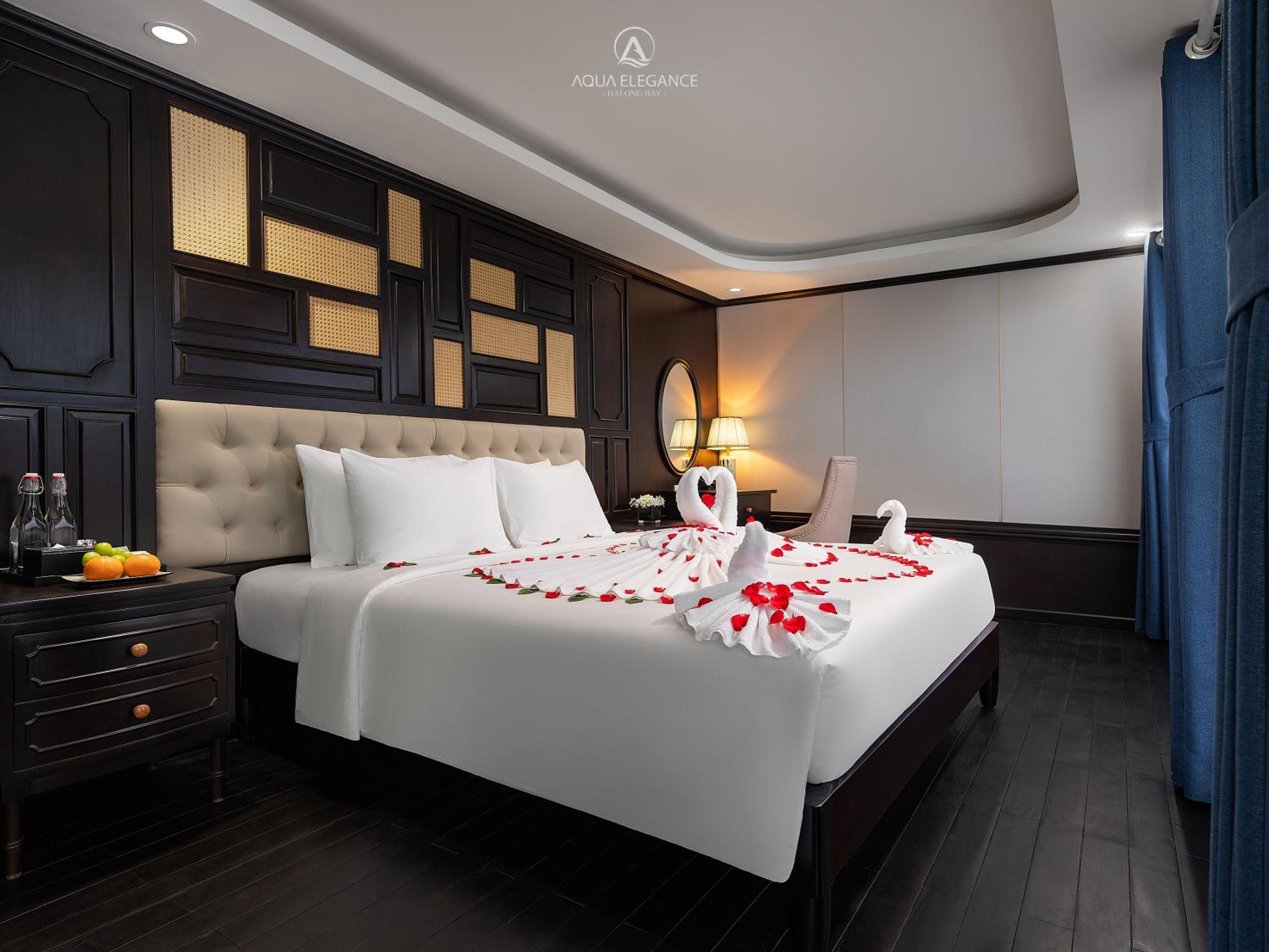 Aqua Elegance Cruise - Halong Bay by AHG