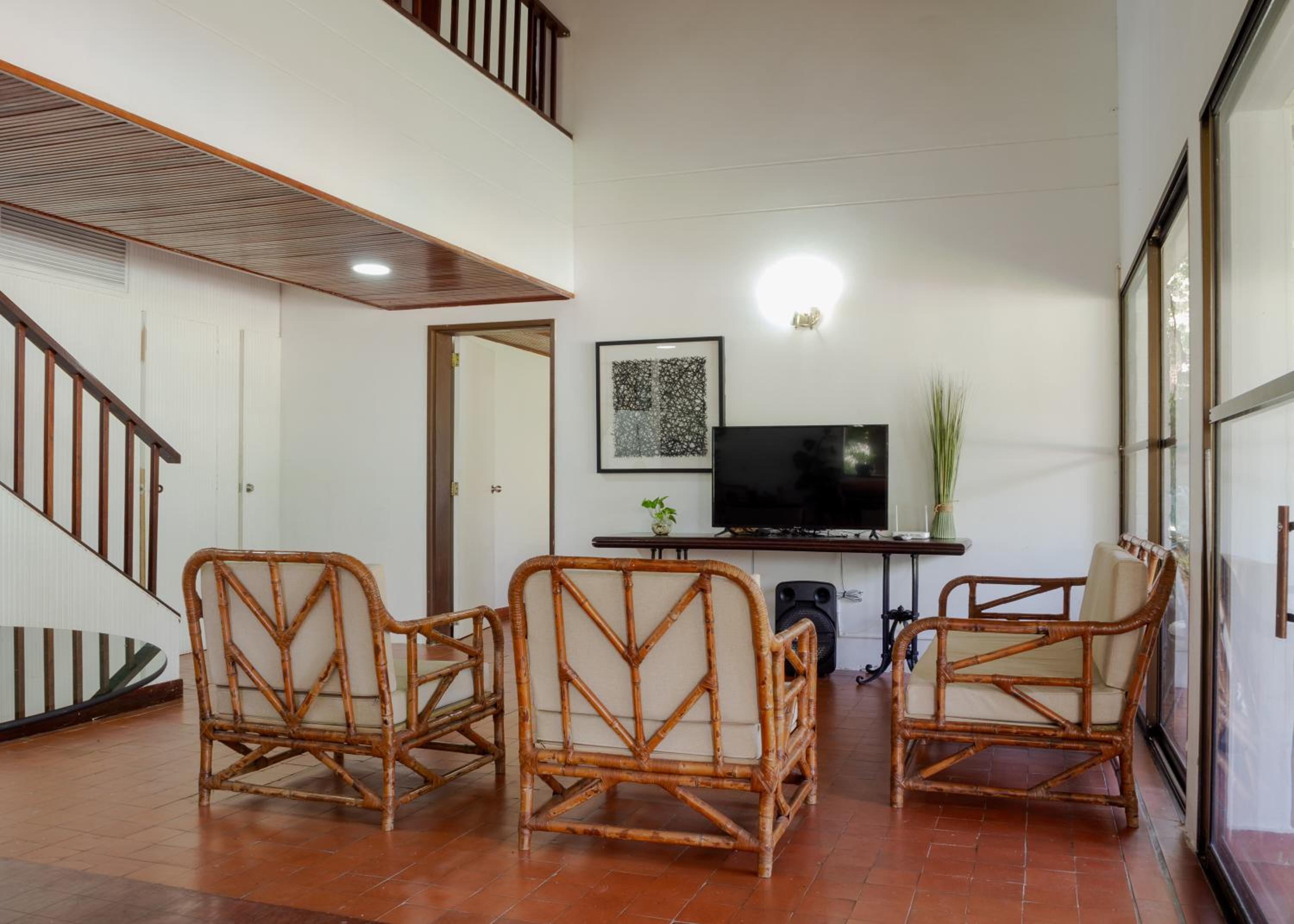 Santa Ana Colonial