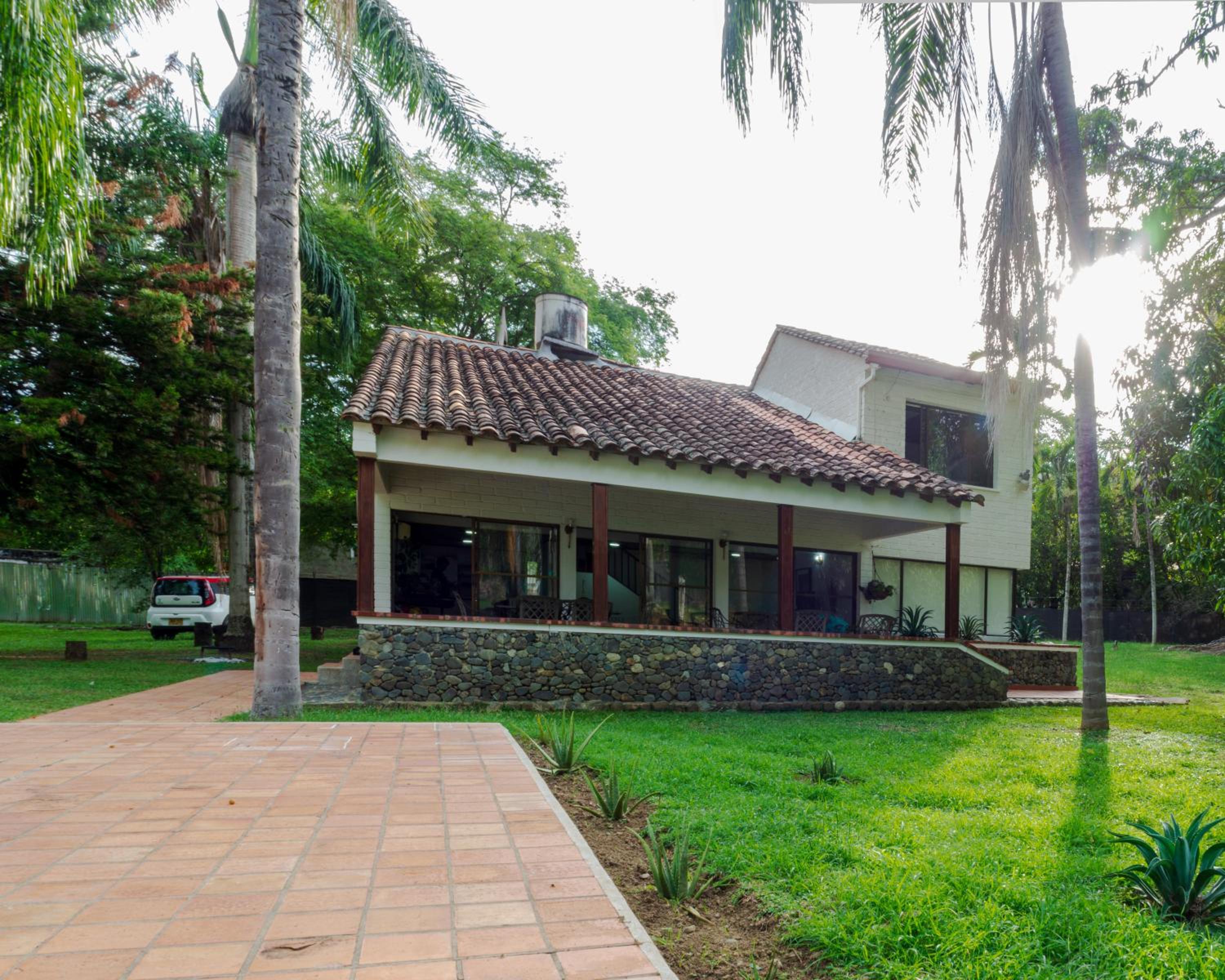 Santa Ana Colonial