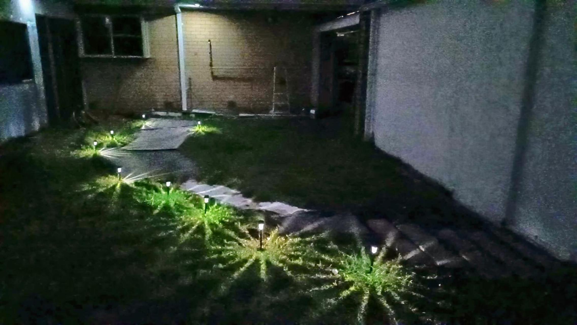 5 BR House-WIFI TV Kitchen Dining Living Laundry Backyard Free Parking