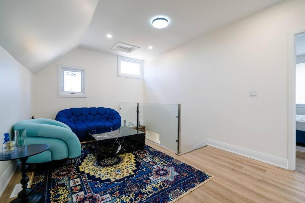 Renovated 3 Bedroom House-Niagara View