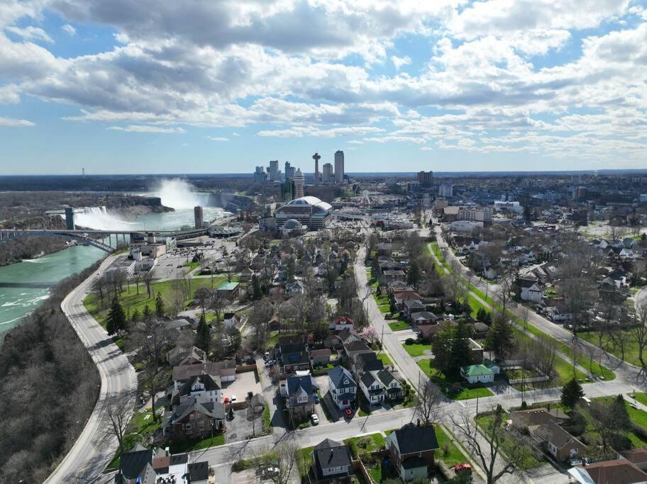 Renovated 3 Bedroom House-Niagara View