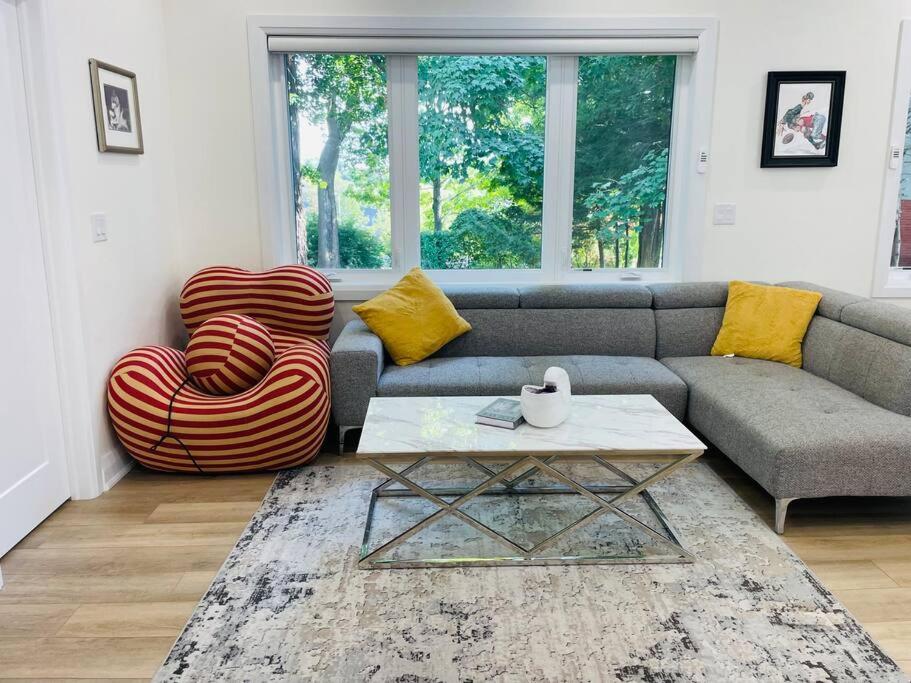Renovated 3 Bedroom House-Niagara View