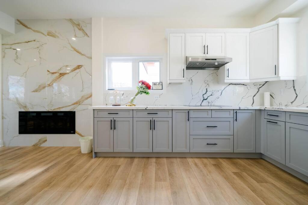 Renovated 3 Bedroom House-Niagara View