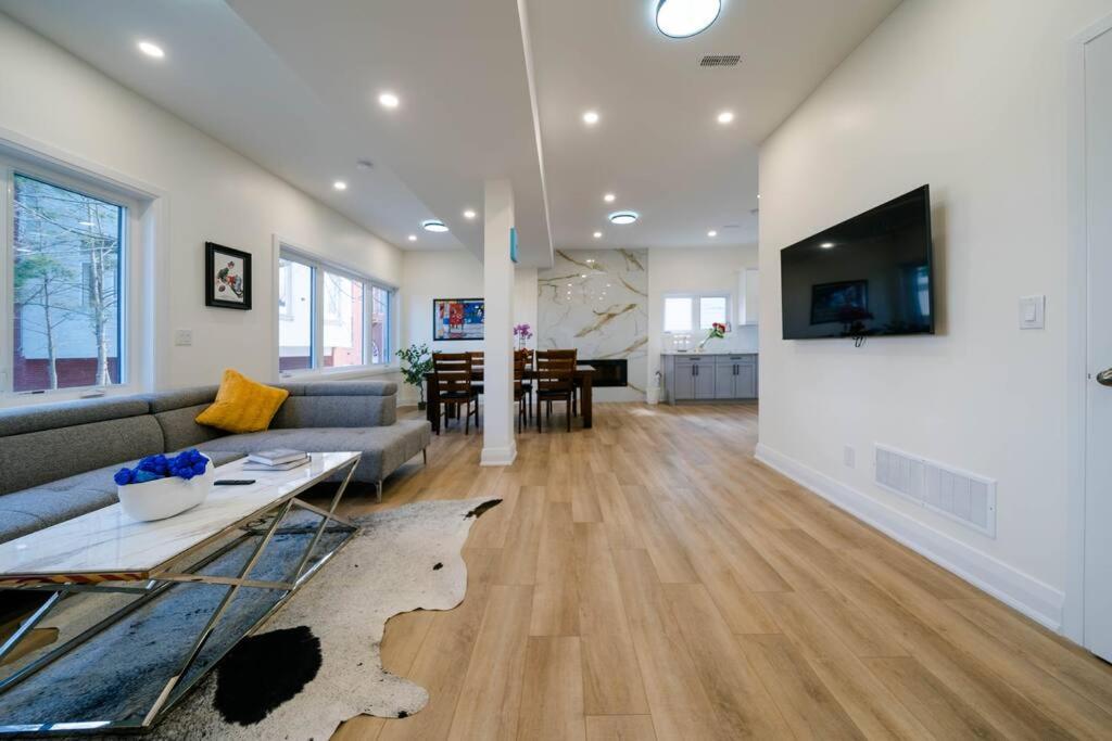 Renovated 3 Bedroom House-Niagara View