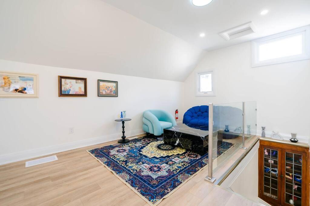 Renovated 3 Bedroom House-Niagara View