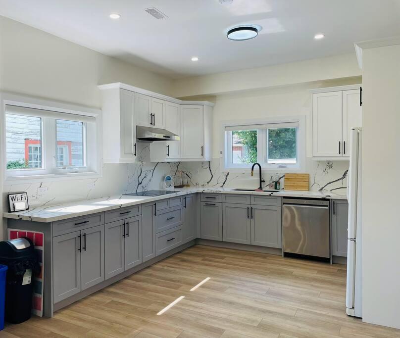 Renovated 3 Bedroom House-Niagara View