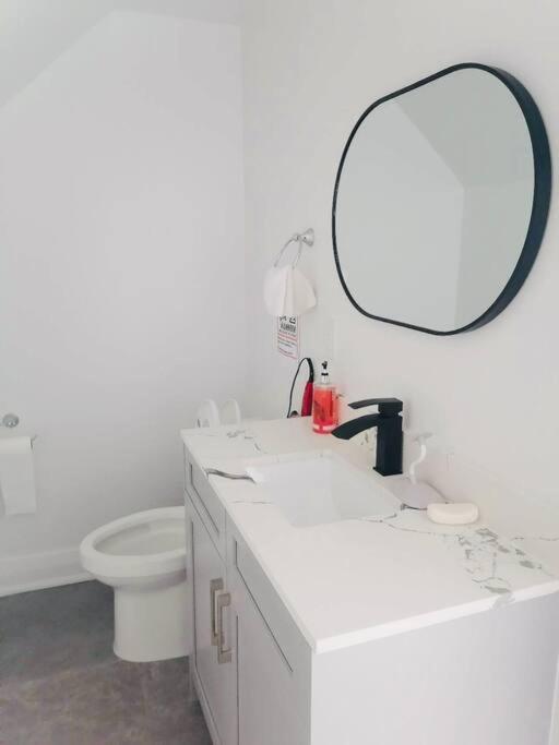 Renovated 3 Bedroom House-Niagara View