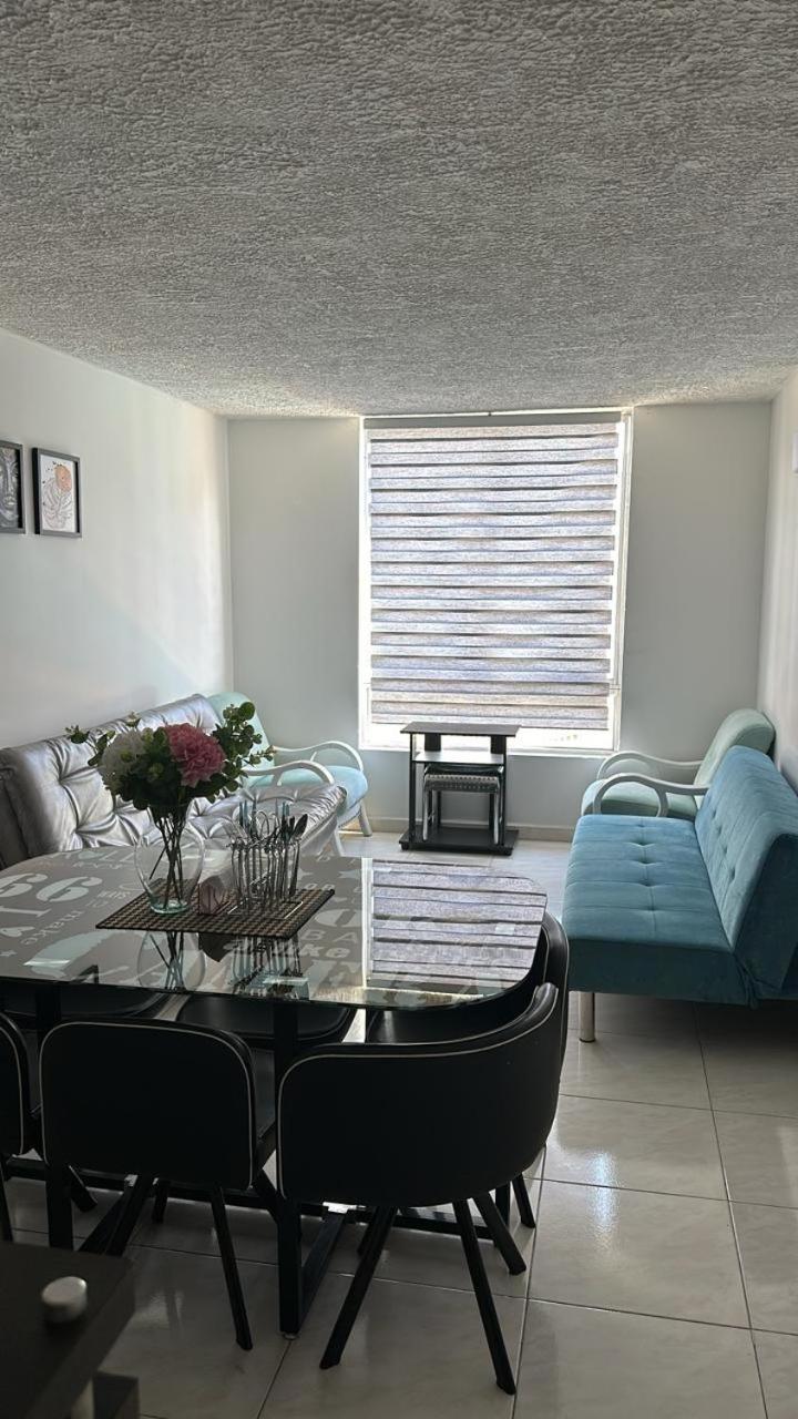 Amplio Apartamento Parqueadero y Piscina Cerca al CC Gran Plaza