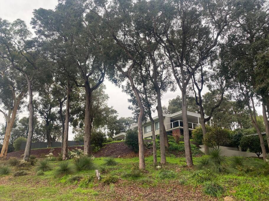 Lesmurdie Lodge