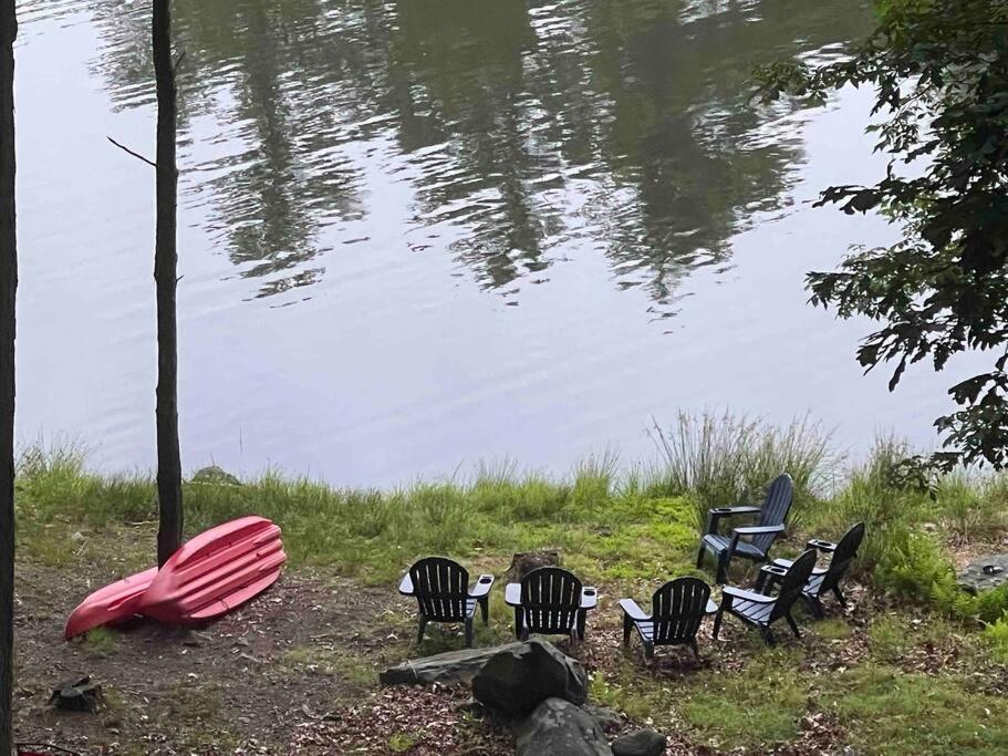 Charming Lakefront Getaway with Hot Tub & Game Room Perfect for Families! view 3