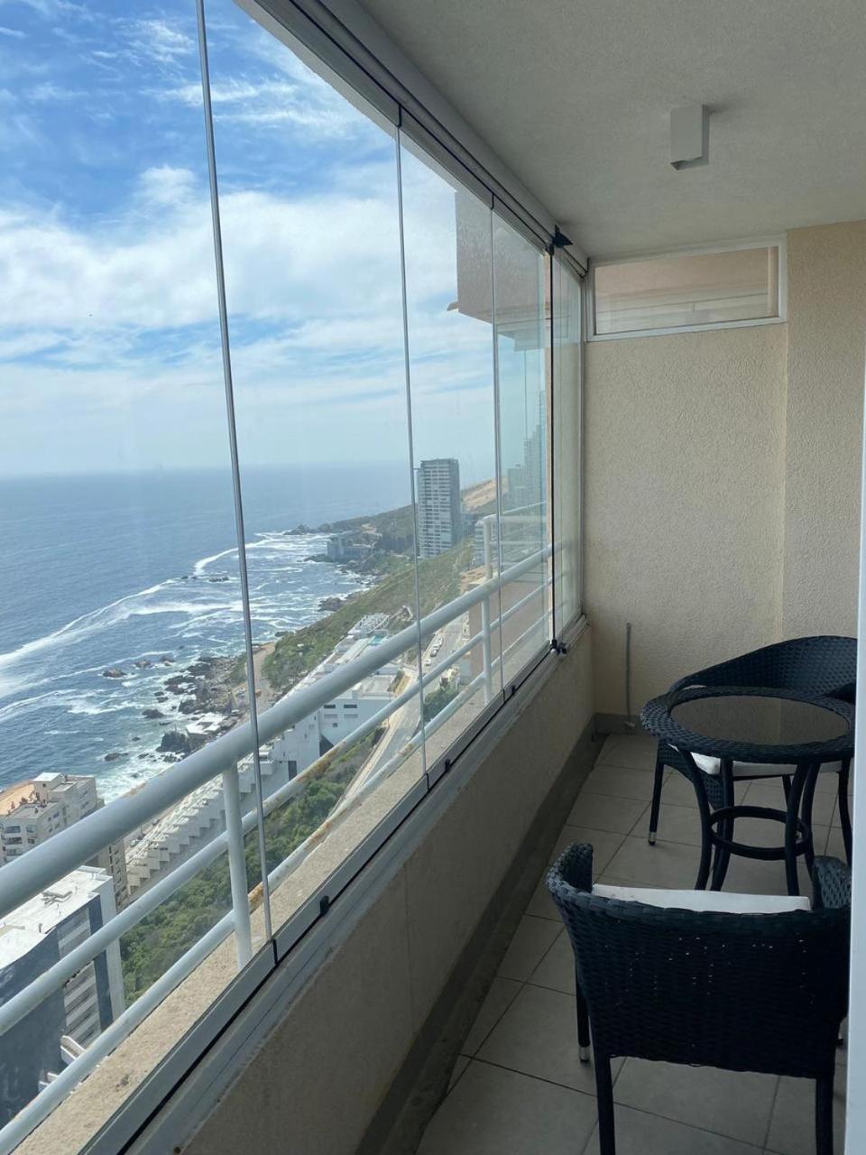 Amplio y bello departamento con vista al mar
