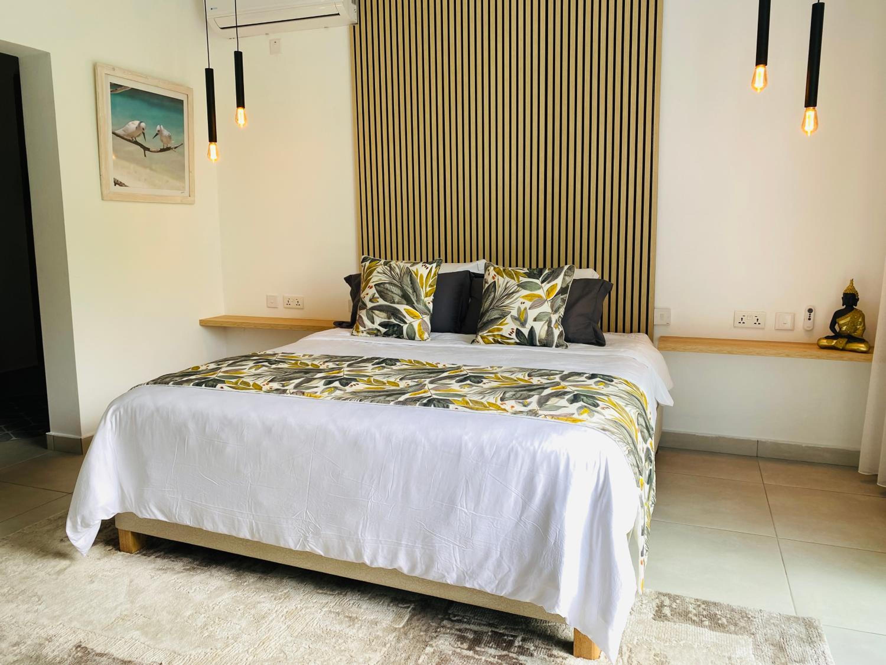 Appt super luxe 3 chambres Pointe aux Canonniers view 2