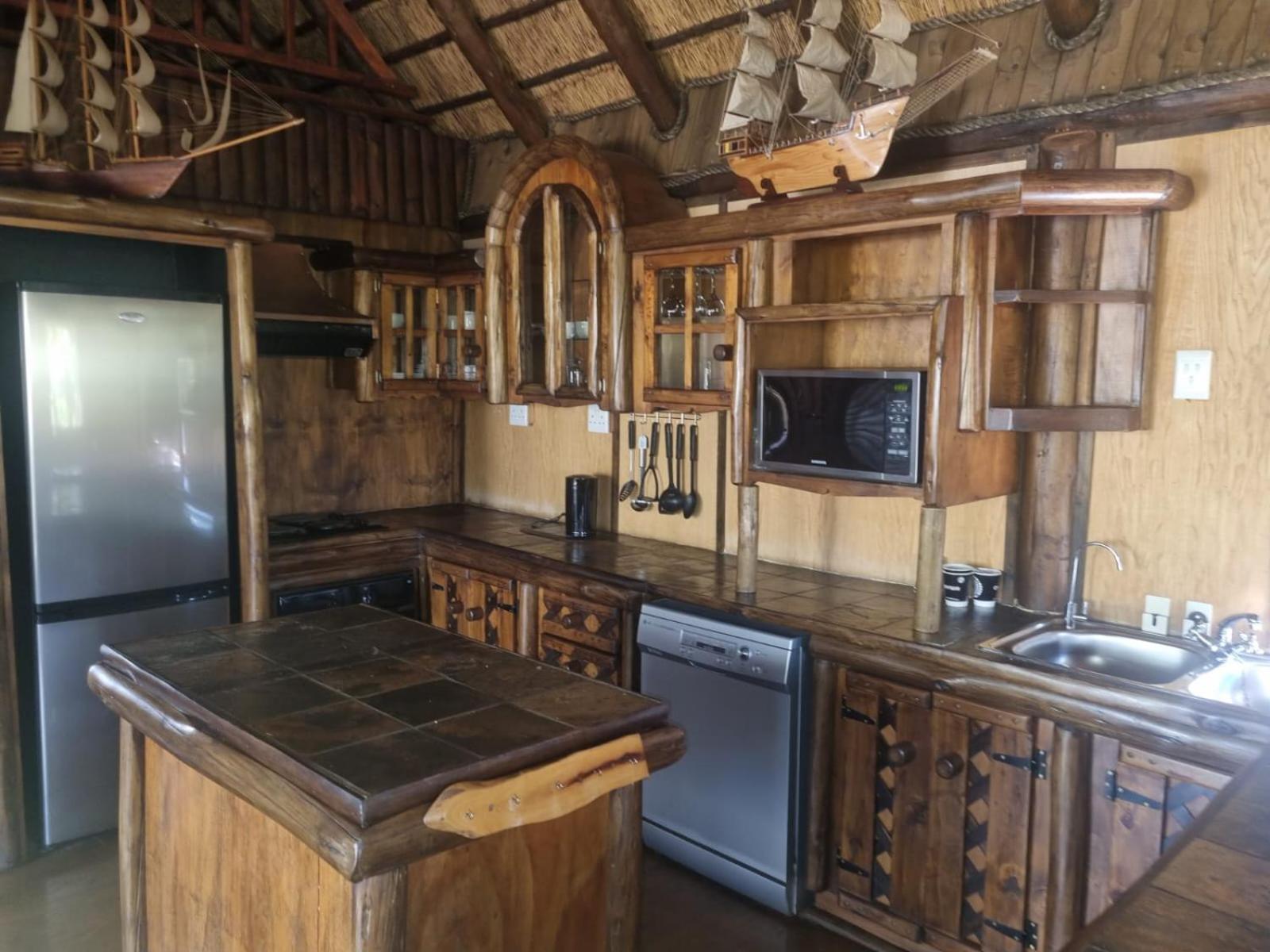 Wooden Log House view 4