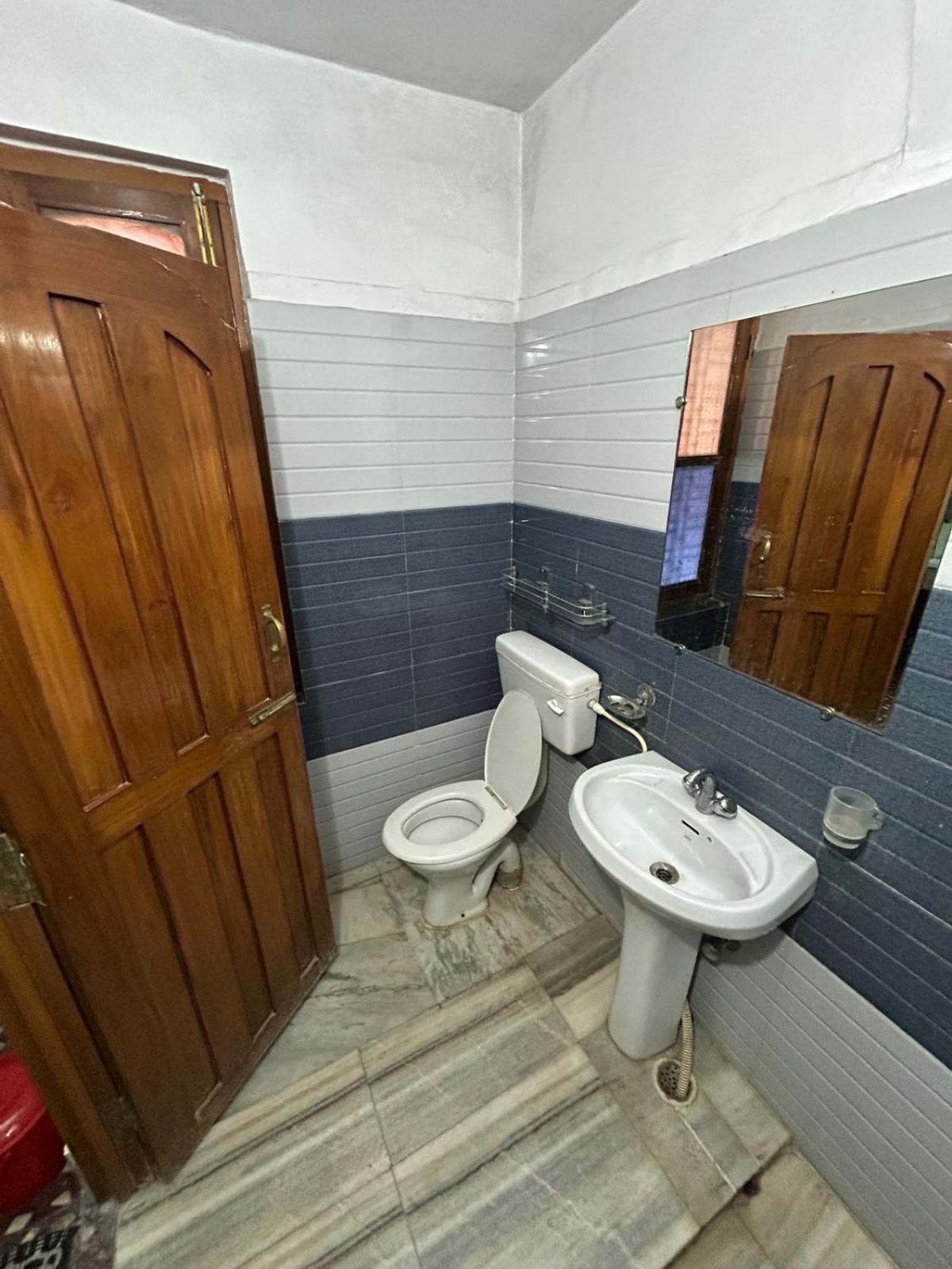 HOTEL O CHAPS'LE guest house kankarbagh