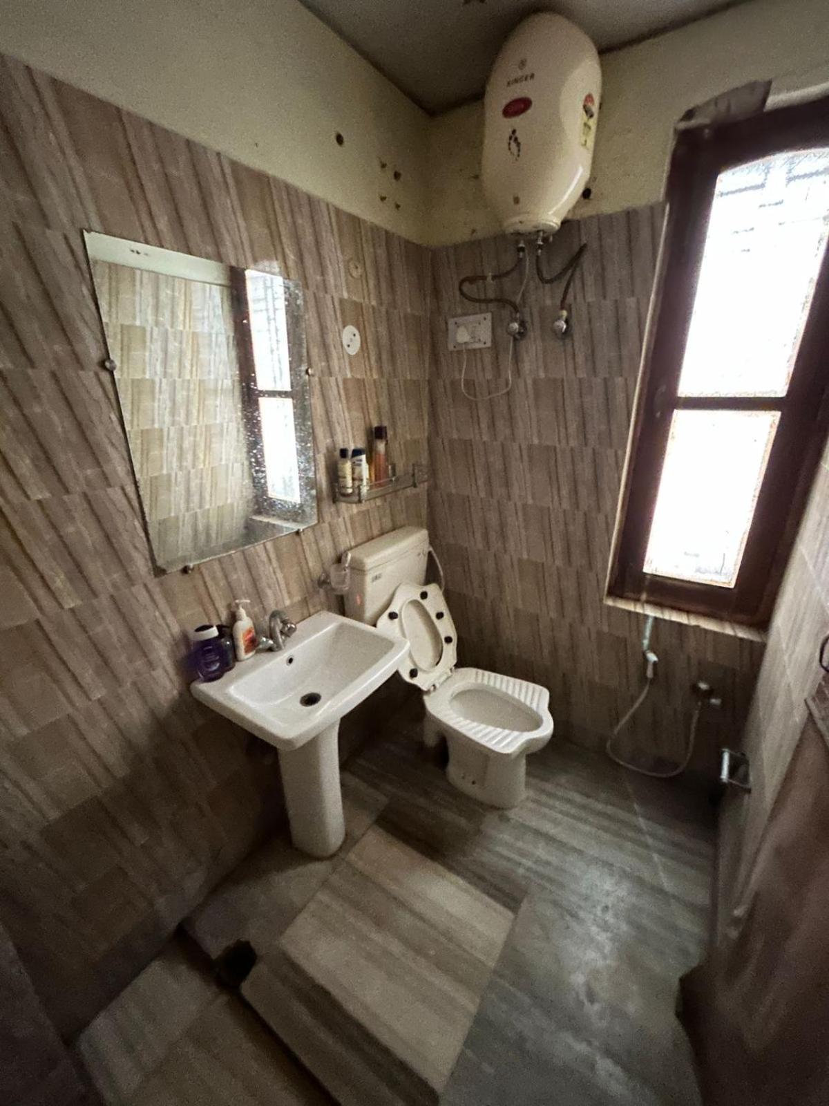 HOTEL O CHAPS'LE guest house kankarbagh