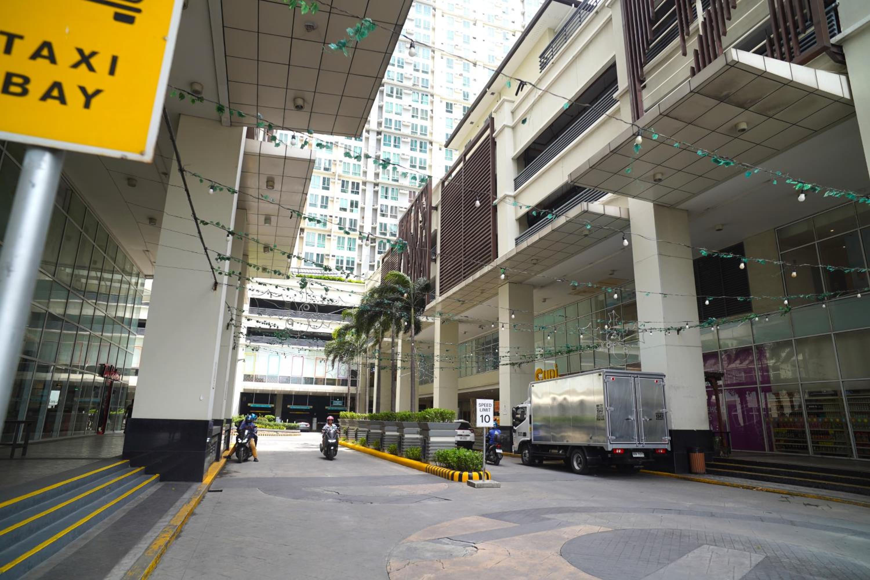 San Lorenzo Place Mall & Residences Tower 3 by Magallanes MRT station Makati