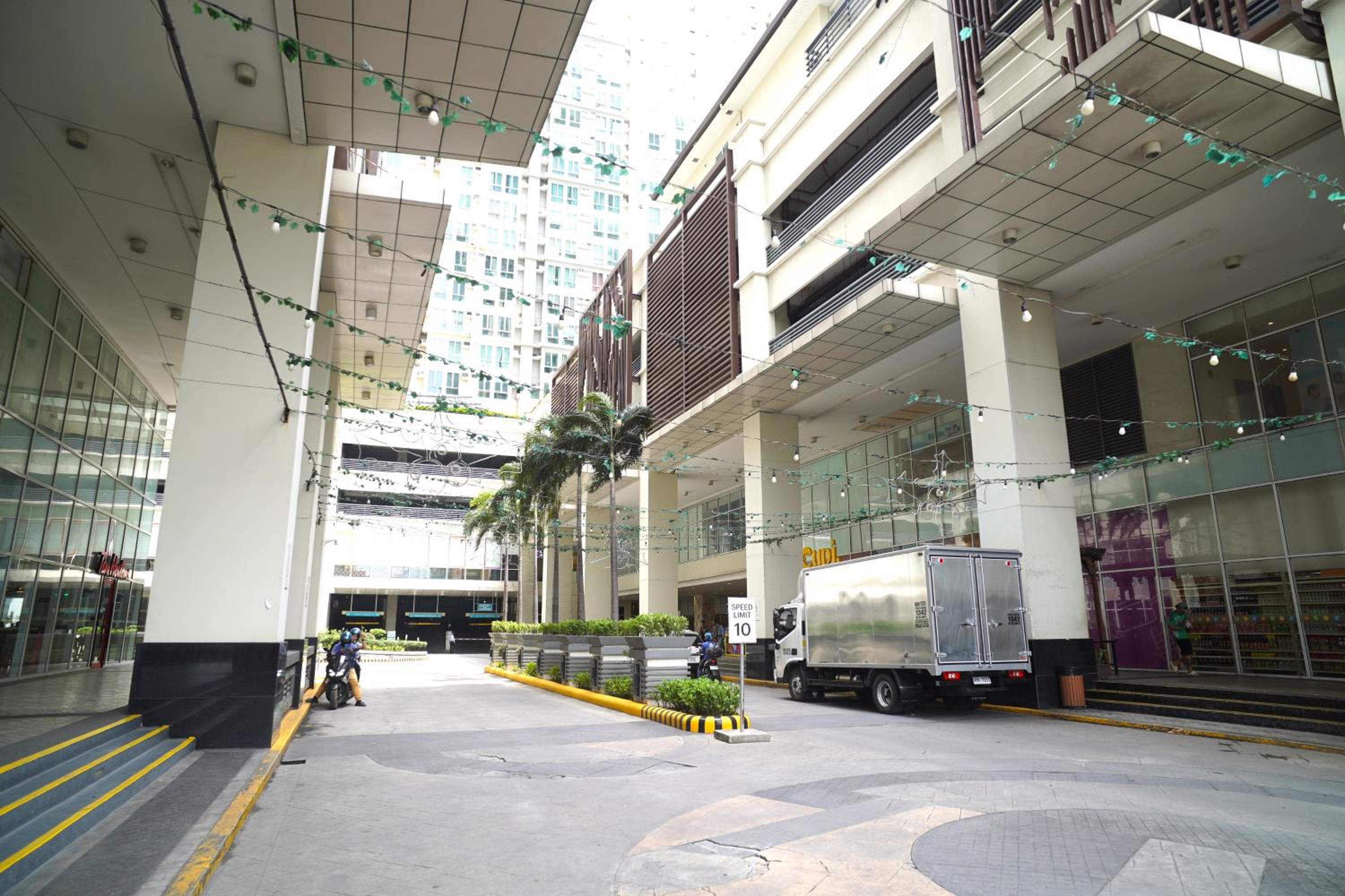 San Lorenzo Place Mall & Residences Tower 3 by Magallanes MRT station Makati