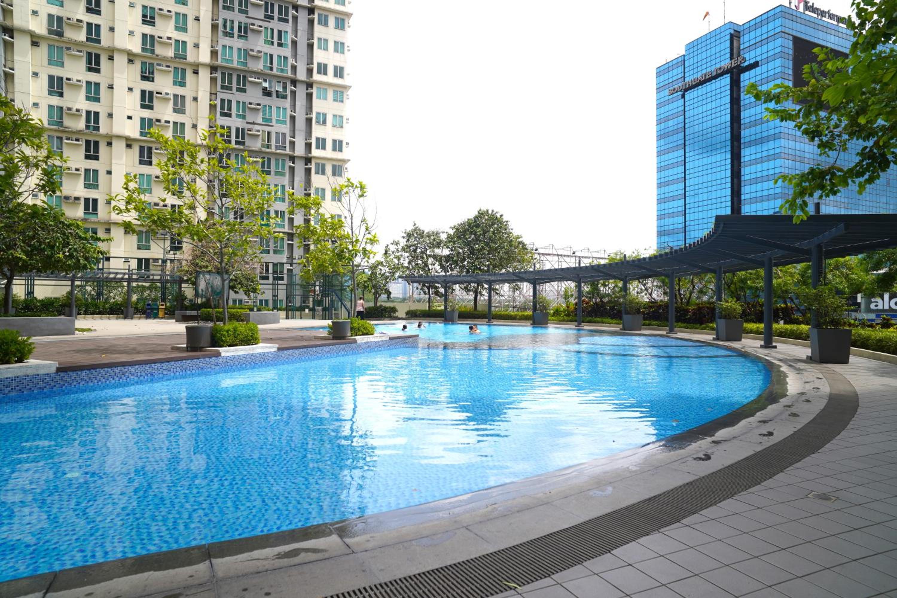 San Lorenzo Place Mall & Residences Tower 3 by Magallanes MRT station Makati