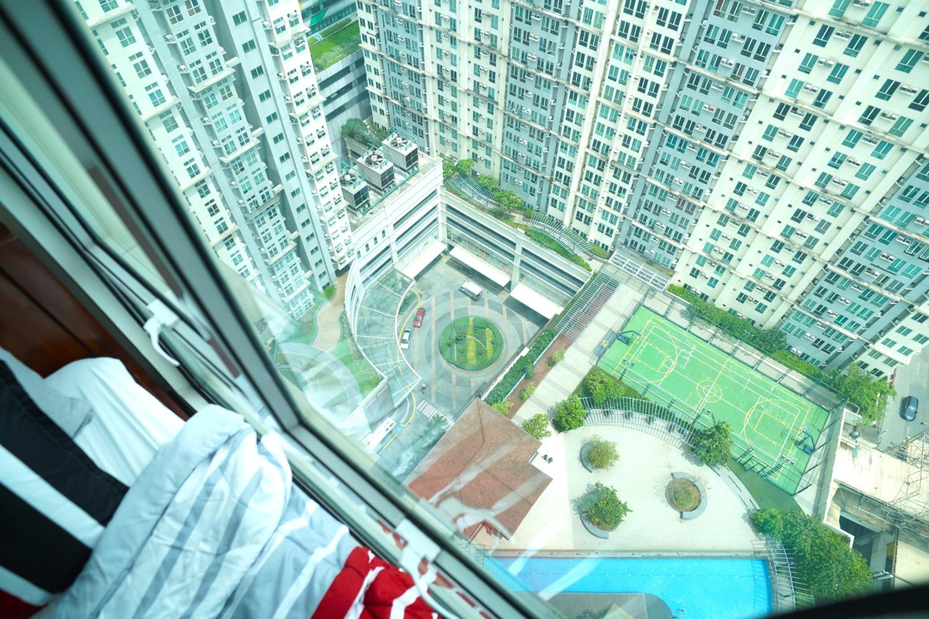 San Lorenzo Place Mall & Residences Tower 3 by Magallanes MRT station Makati