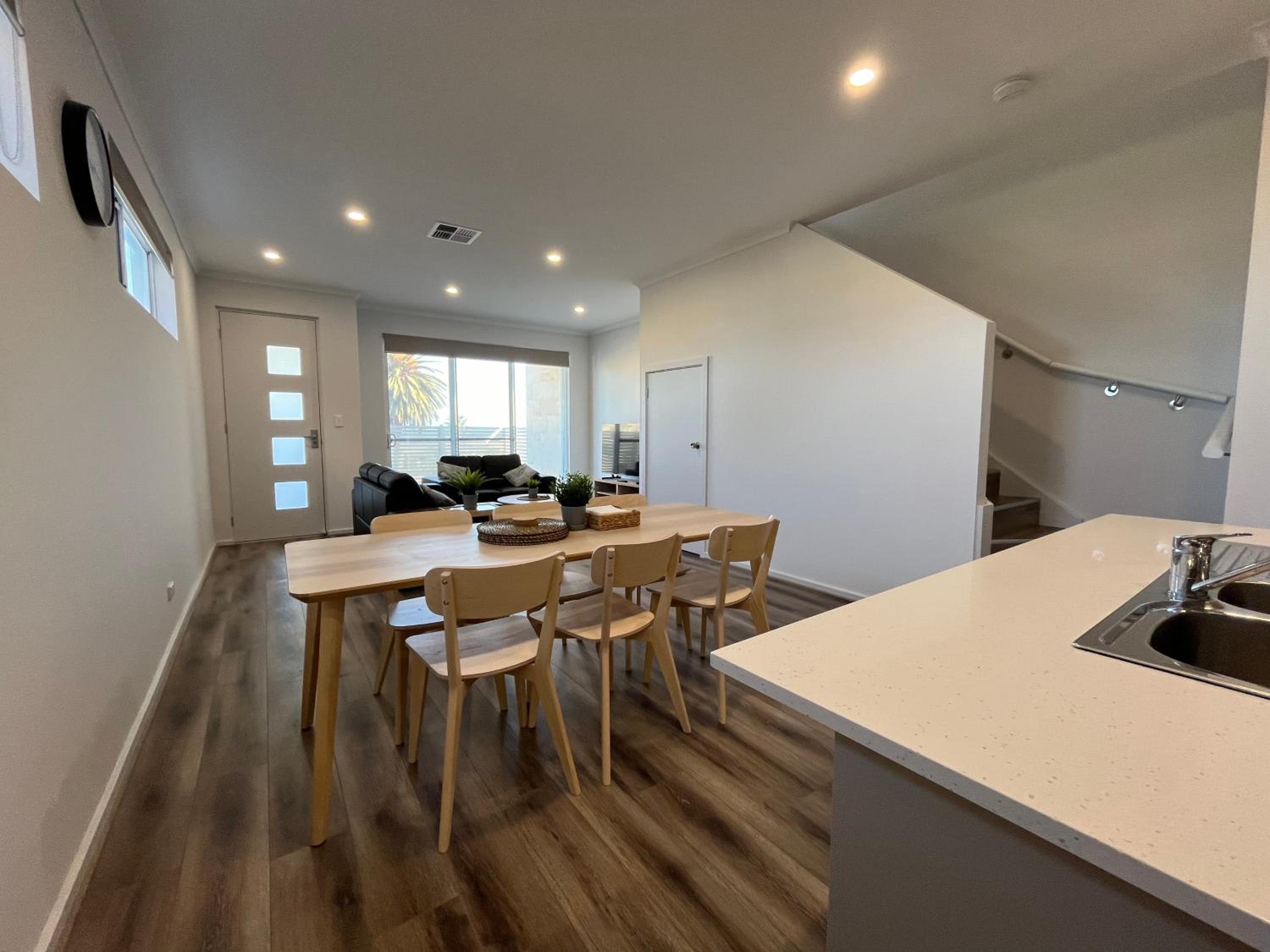 1 95 Esplanade, Semaphore