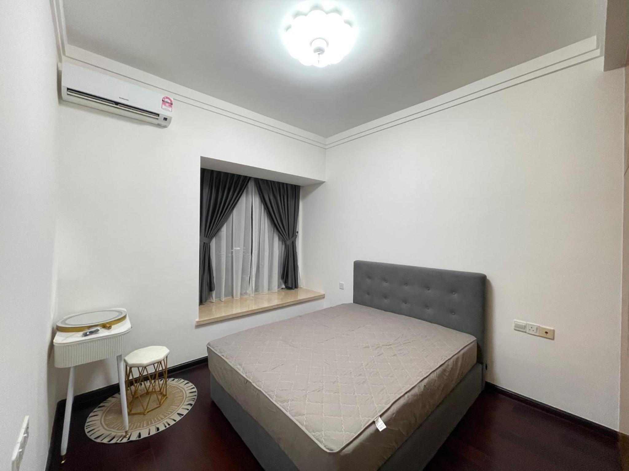 Cozy 1 Bedroom with Kitchen at CIQ