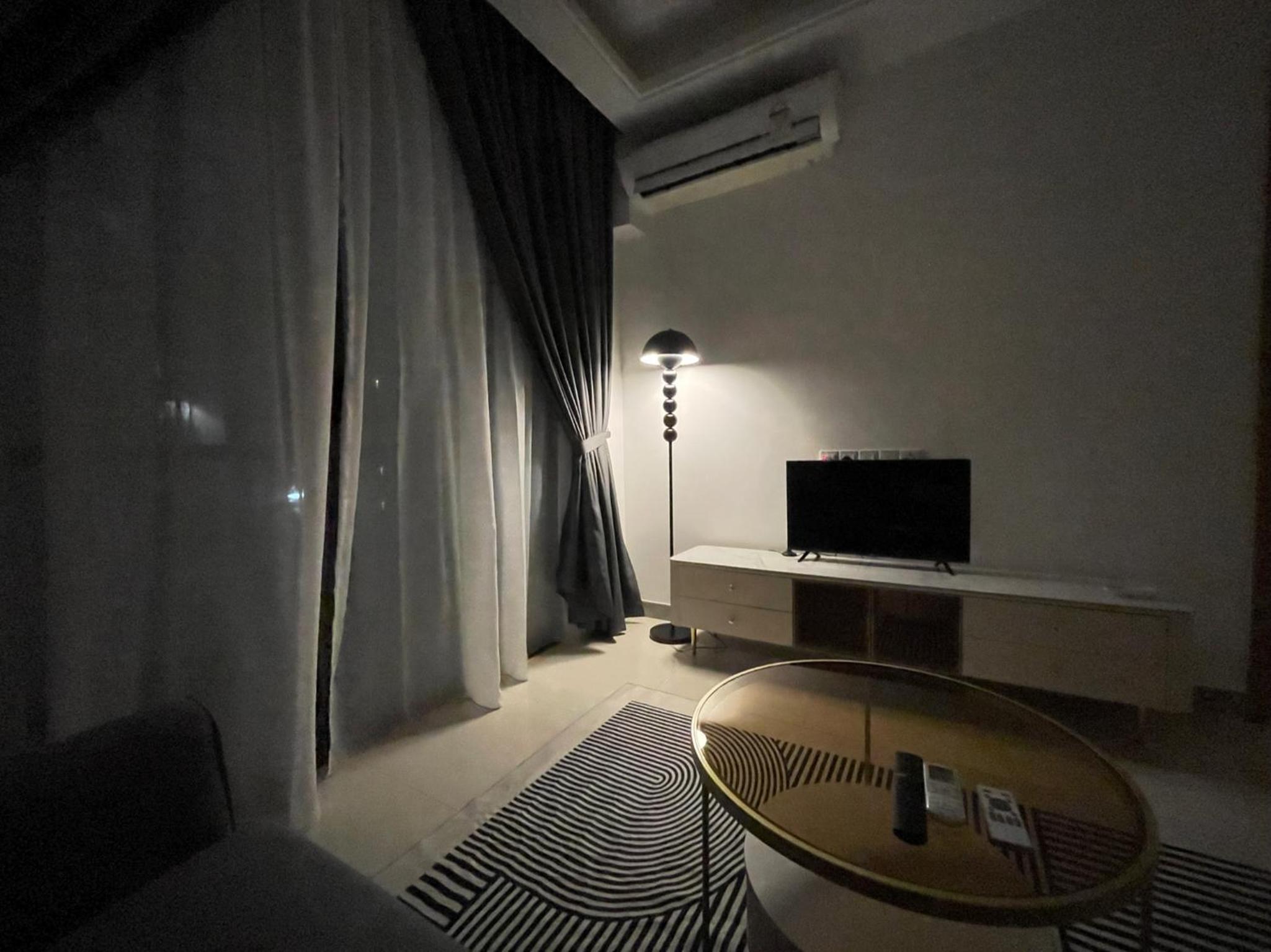Cozy 1 Bedroom with Kitchen at CIQ