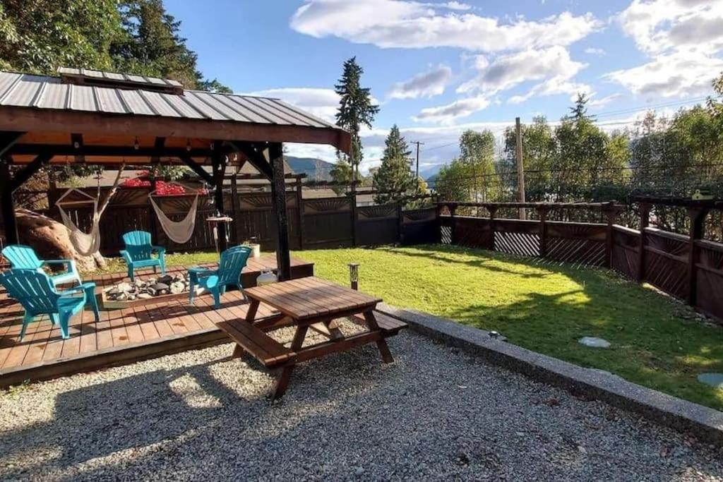 Cowichan Lake Cottages - Youbou