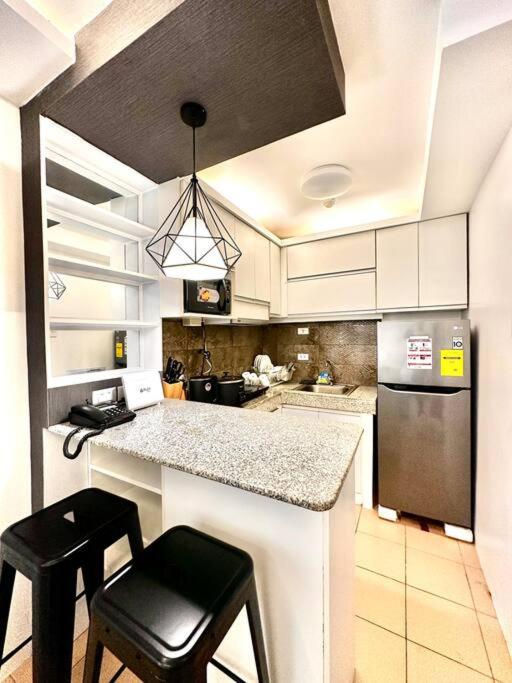 Easy Access Modern Suite at 8 Spatial view 5