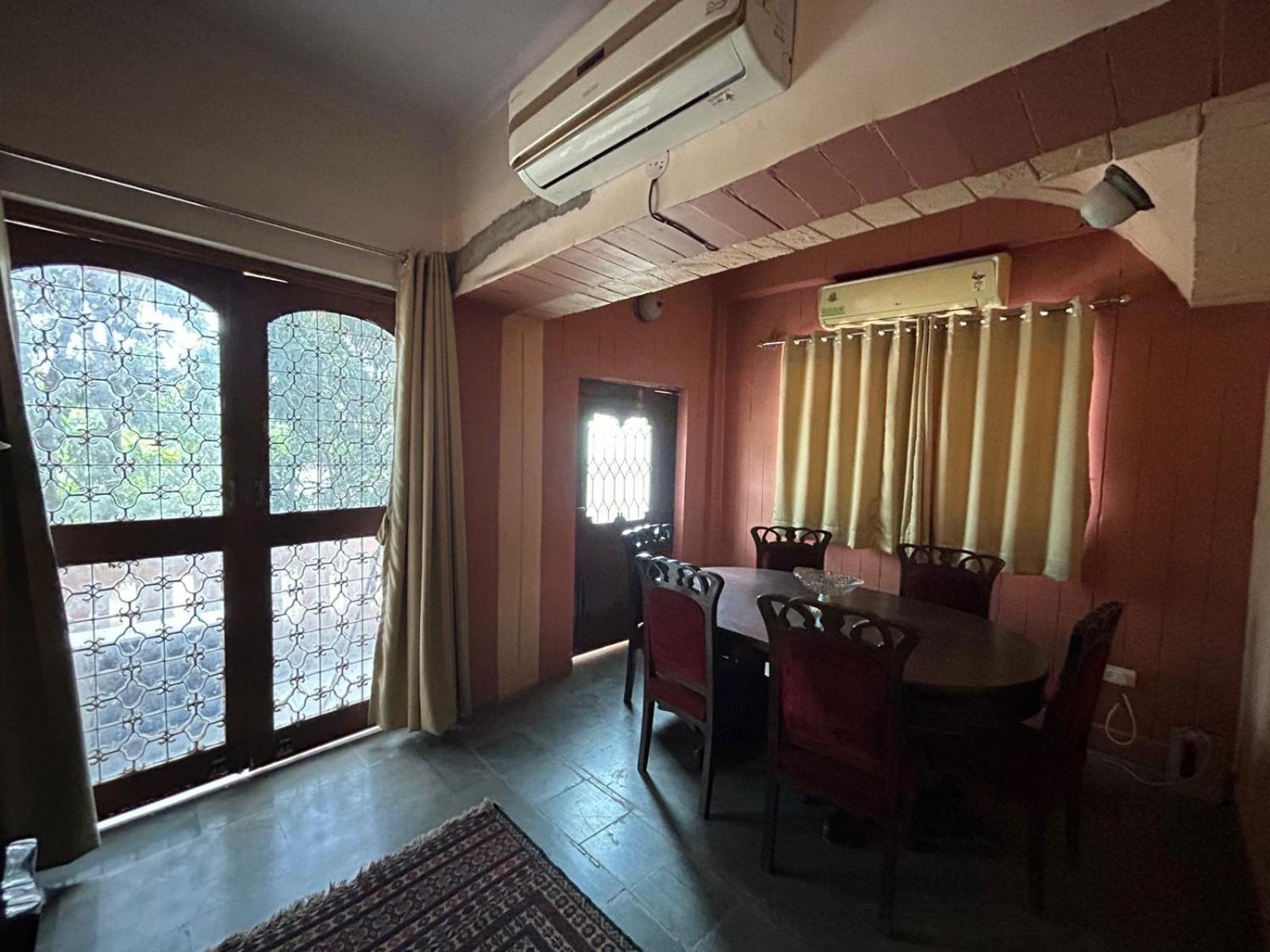HOTEL O CHAPS'LE guest house kankarbagh